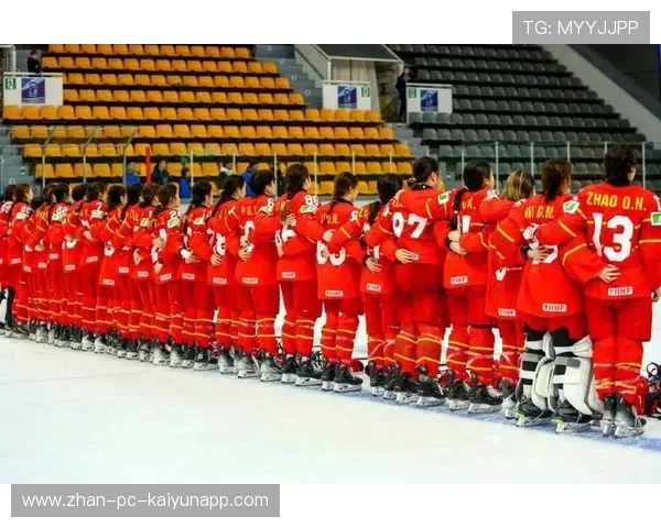 国际冰球赛：女冰中国队顽强逆转韩国，携手进入四强，中国女子冰球队比赛视频