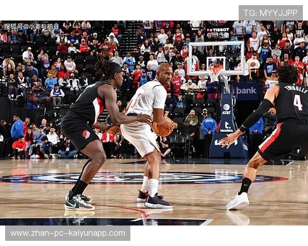 快船保罗远投三分连中，巩固领先优势